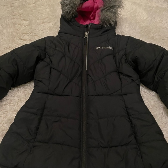 Girl’s Columbia thick hooded jacket with removable fur - Picture 4 of 14